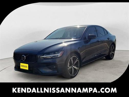 2024 Volvo S60 B5 Ultimate Dark Theme