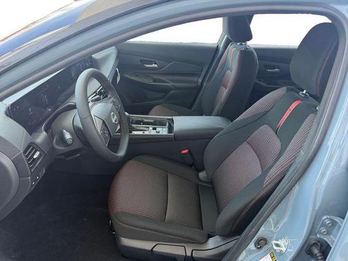 2t Gry Blk Roof 2026 Nissan Sentra SR