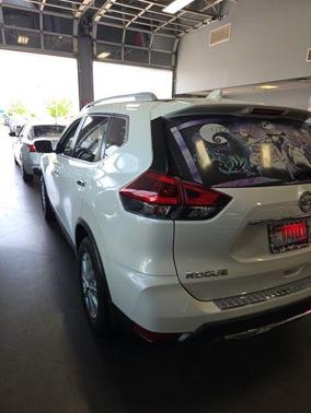 White 2018 Nissan Rogue SV