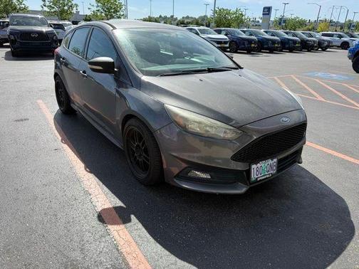 Magnetic 2015 Ford Focus ST Base