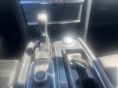 2024 Nissan Armada SV