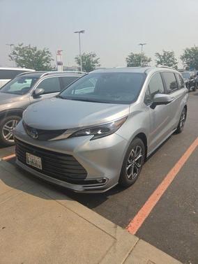 Celestial Silver Metallic 2025 Toyota Sienna Platinum 7 Passenger