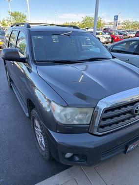 Magnetic Gray Metallic 2016 Toyota Sequoia SR5