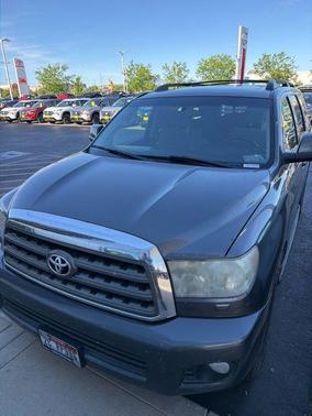 Magnetic Gray Metallic 2016 Toyota Sequoia SR5