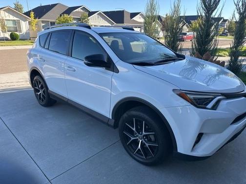 2018 Toyota RAV4 SE