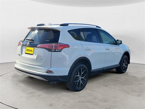 2018 Toyota RAV4 SE