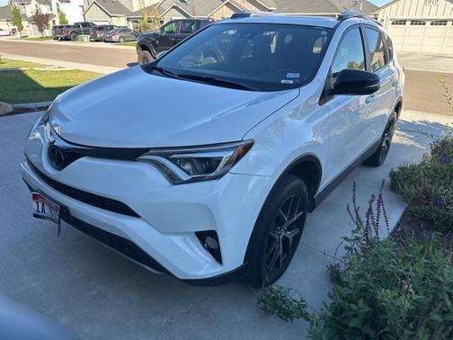 2018 Toyota RAV4 SE