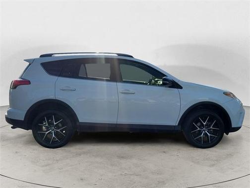 2018 Toyota RAV4 SE