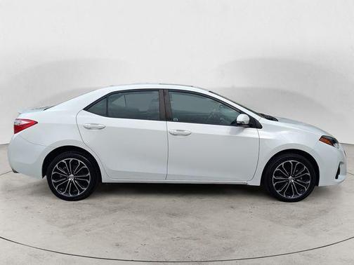 Super White 2016 Toyota Corolla S Plus