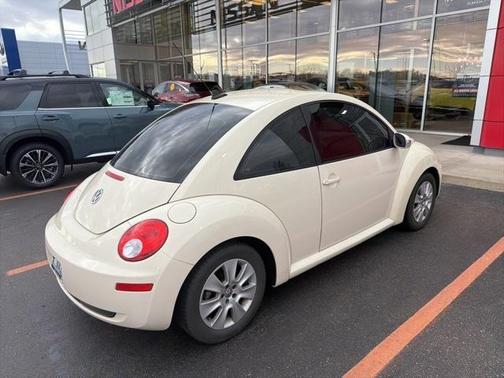 2009 Volkswagen New Beetle 2.5