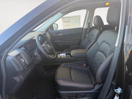 Super Black 2026 Nissan Pathfinder Platinum