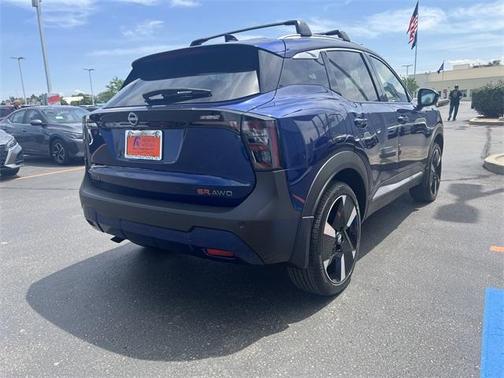 2025 Nissan Kicks SR