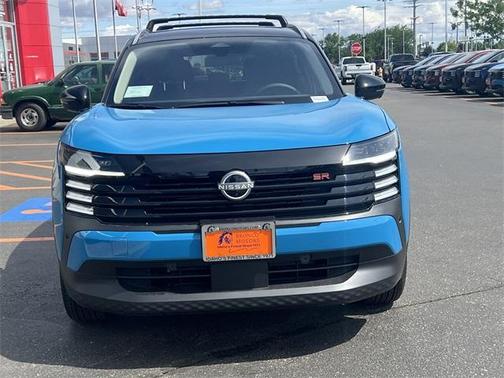 2025 Nissan Kicks SR