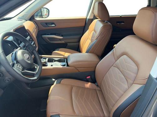 Gun Metallic 2025 Nissan Pathfinder Platinum