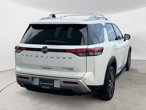2023 Nissan Pathfinder Platinum