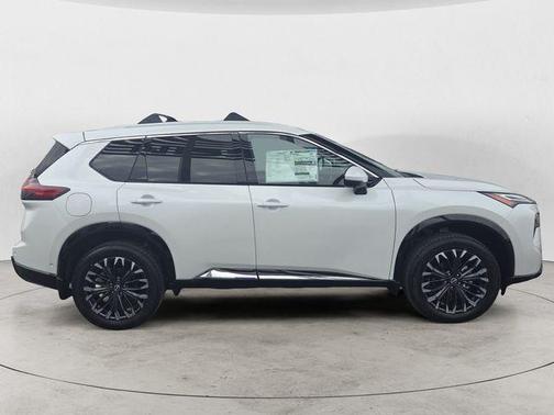 Everest White P 2026 Nissan Rogue Platinum