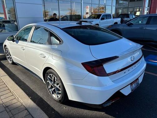 2022 Hyundai SONATA SEL