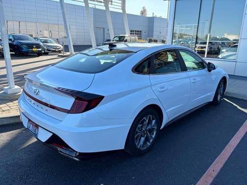 2022 Hyundai SONATA SEL