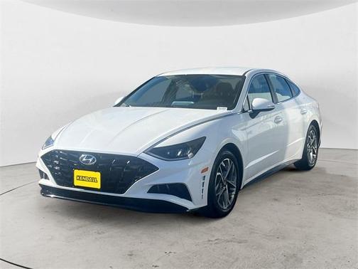 2022 Hyundai SONATA SEL