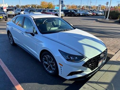 2022 Hyundai SONATA SEL