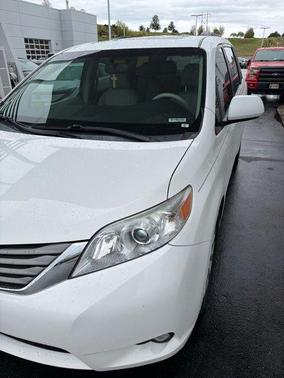 2013 Toyota Sienna XLE
