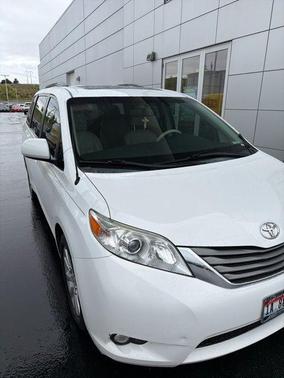 2013 Toyota Sienna XLE