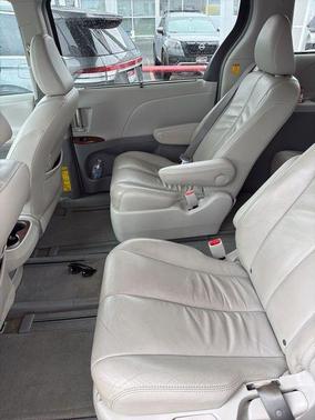 2013 Toyota Sienna XLE