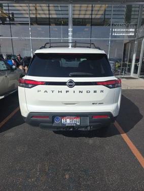 2024 Nissan Pathfinder SV