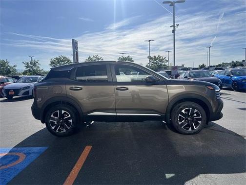 2025 Nissan Kicks SV
