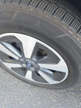 Ice Silver Metallic 2018 Subaru Forester 2.5i Premium