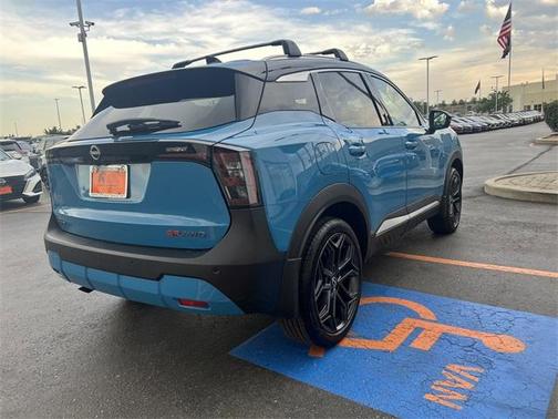2025 Nissan Kicks SR