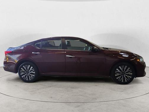 Garnet Pearl 2024 Nissan Altima 2.5 SV