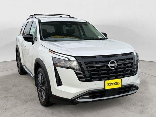 Everest White P 2026 Nissan Pathfinder Platinum