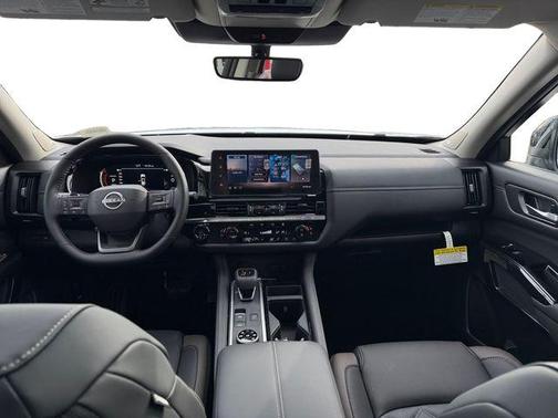 Everest White P 2026 Nissan Pathfinder Platinum