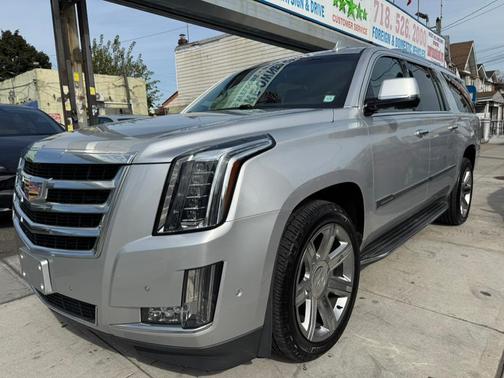 2018 Cadillac Escalade ESV Luxury