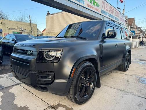 2023 Land Rover Defender SE