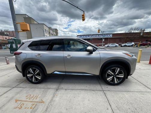 Champagne Silver 2023 Nissan Rogue Platinum