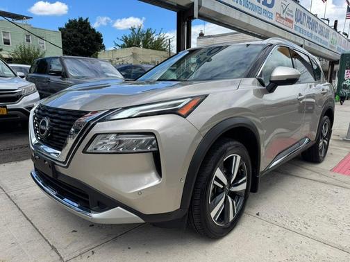 Champagne Silver 2023 Nissan Rogue Platinum
