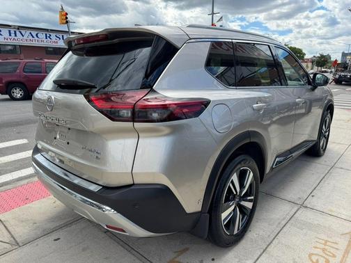 Champagne Silver 2023 Nissan Rogue Platinum