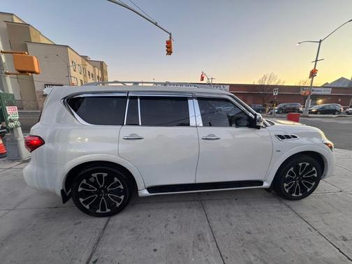 2015 INFINITI QX80 Base
