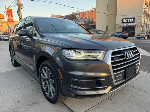 2019 Audi Q7 45 Premium