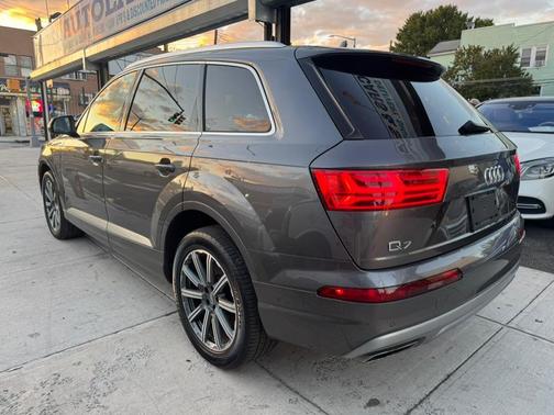 2019 Audi Q7 45 Premium