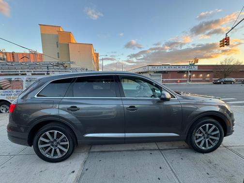 2019 Audi Q7 45 Premium