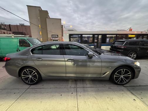 2023 BMW 530e 530e xDrive