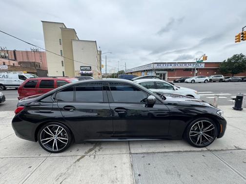 2019 BMW 330 i