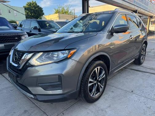 Gun Metallic 2019 Nissan Rogue SV