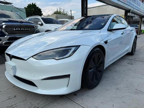2022 Tesla Model S Plaid