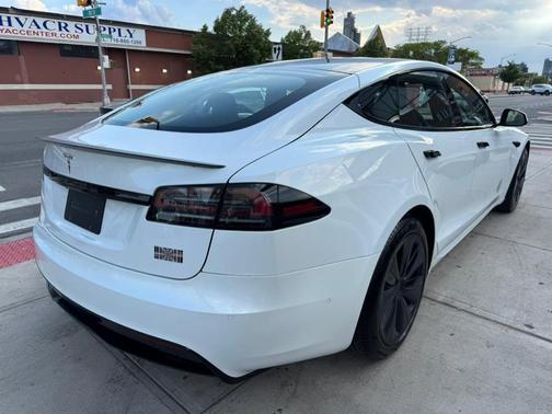 2022 Tesla Model S Plaid