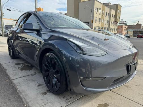2023 Tesla Model Y Performance