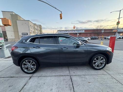 2022 BMW X2 xDrive28i
